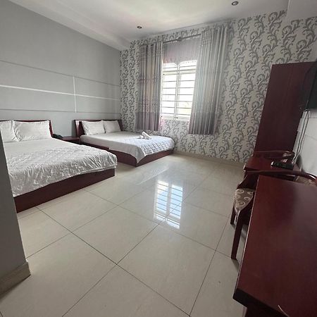Khach San Sammi Hotel Хошимин Екстериор снимка