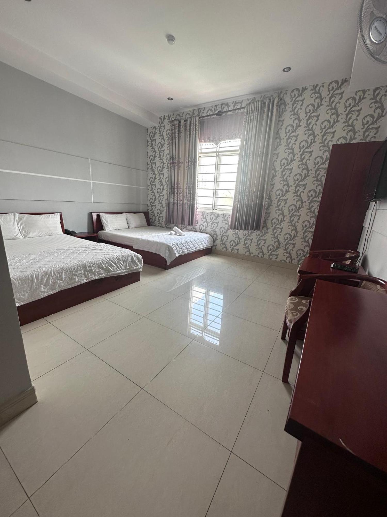 Khach San Sammi Hotel Хошимин Екстериор снимка